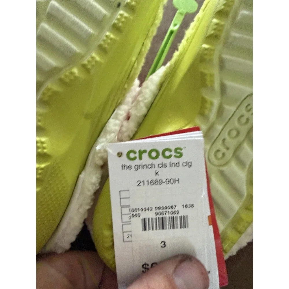 Crocs The Grinch Classic Clog Shoes Big Kids Youth Size J3 Green Red New